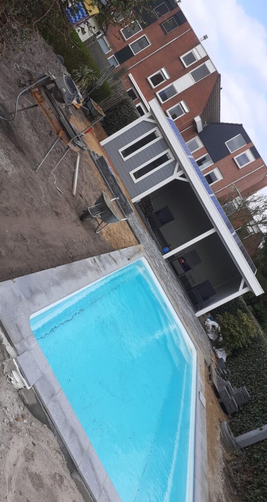 Moderne tuin aangelegd door Luijkx Hoveniers